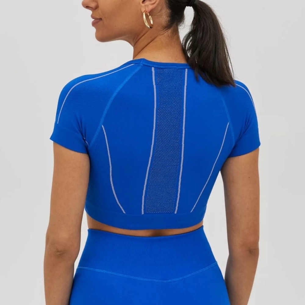 TNA Aritzia Back Bay Seamless Electric Blue Crop Top Size M/L - Picture 2 of 7